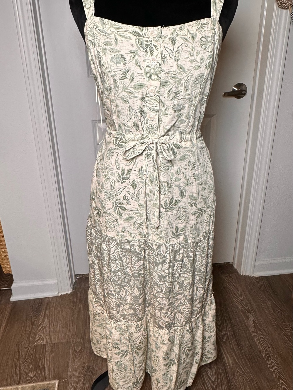 Lucky Brand Sage and Cream Leaf-Print Maxi Dress with Tie Waist / BNWT